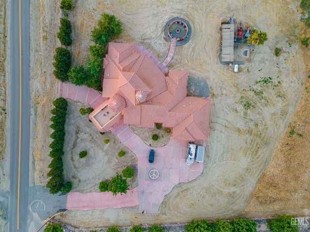 9446 Kern River Avenue, Bakersfield, CA 93308