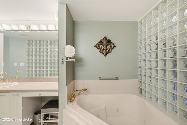 404 Eastgate Village Wynde, Louisville, KY 40223