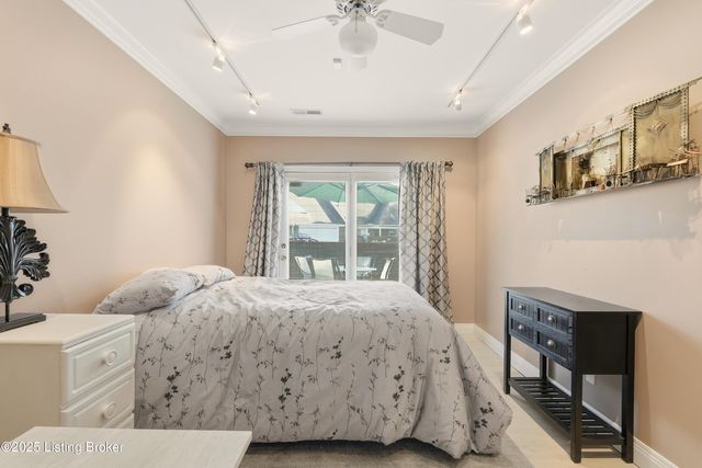 404 Eastgate Village Wynde, Louisville, KY 40223