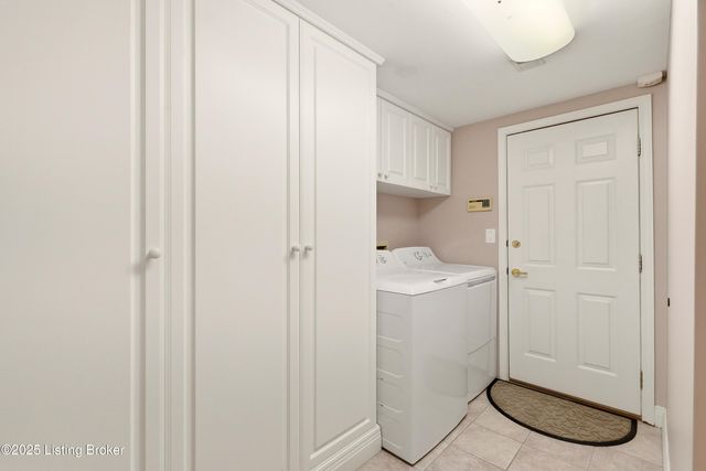 404 Eastgate Village Wynde, Louisville, KY 40223