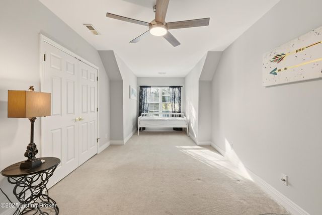 404 Eastgate Village Wynde, Louisville, KY 40223