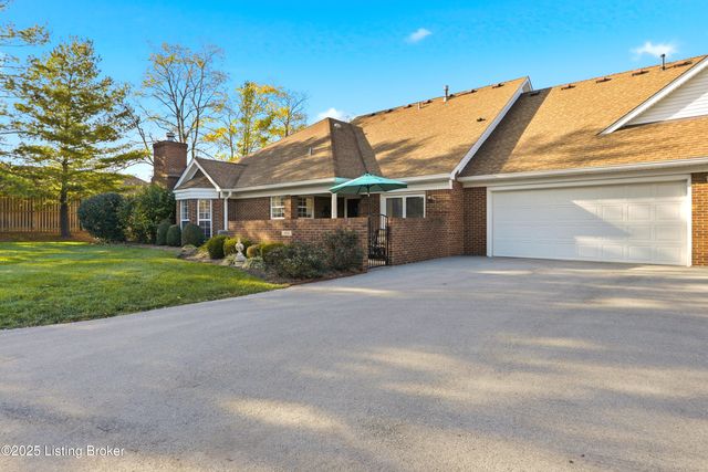 404 Eastgate Village Wynde, Louisville, KY 40223