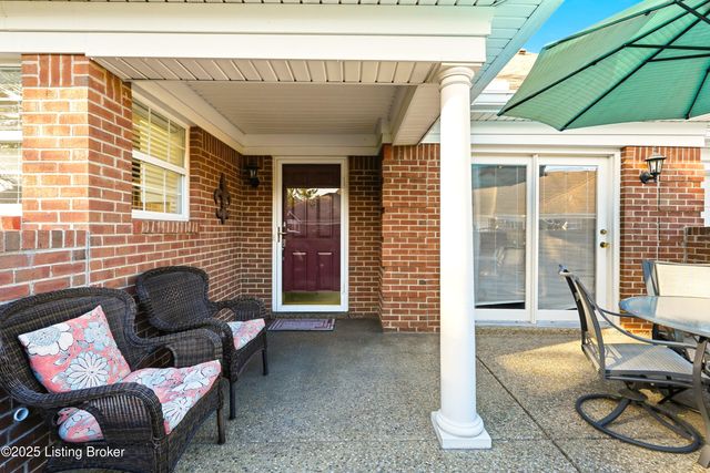 404 Eastgate Village Wynde, Louisville, KY 40223