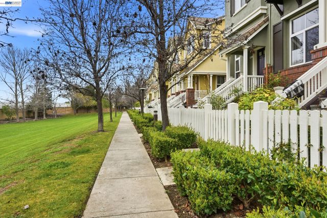 48962 Woodgrove Cmn, Fremont, CA 94539