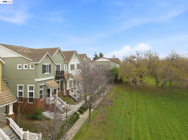 48962 Woodgrove Cmn, Fremont, CA 94539