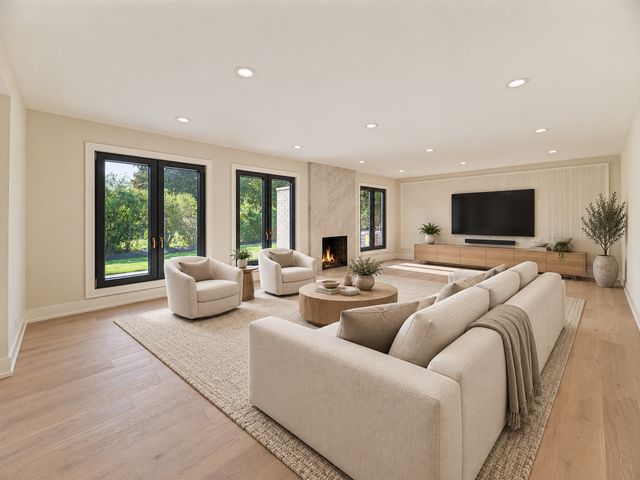 1400 Kingsport Court, Northbrook, IL 60062