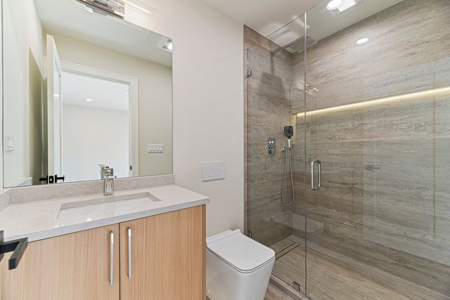 1400 Kingsport Court, Northbrook, IL 60062