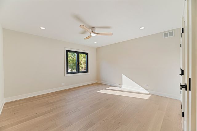 1400 Kingsport Court, Northbrook, IL 60062