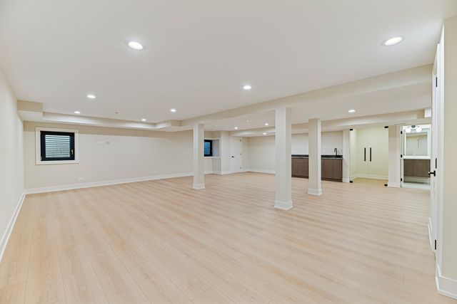 1400 Kingsport Court, Northbrook, IL 60062