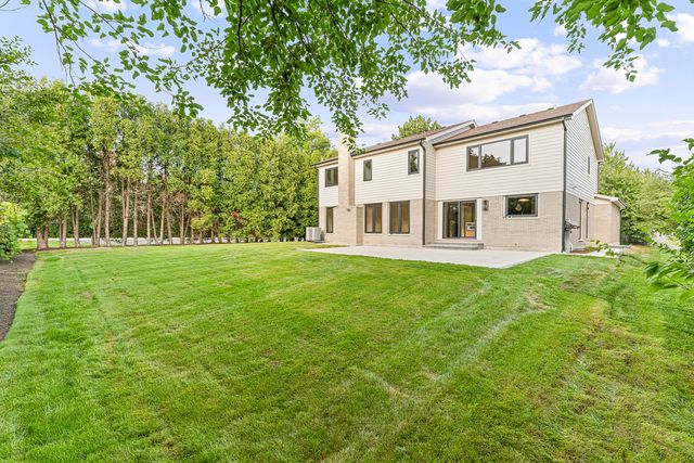1400 Kingsport Court, Northbrook, IL 60062