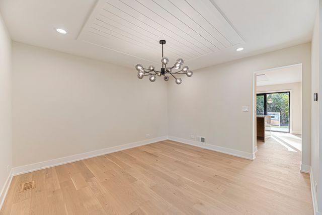 1400 Kingsport Court, Northbrook, IL 60062
