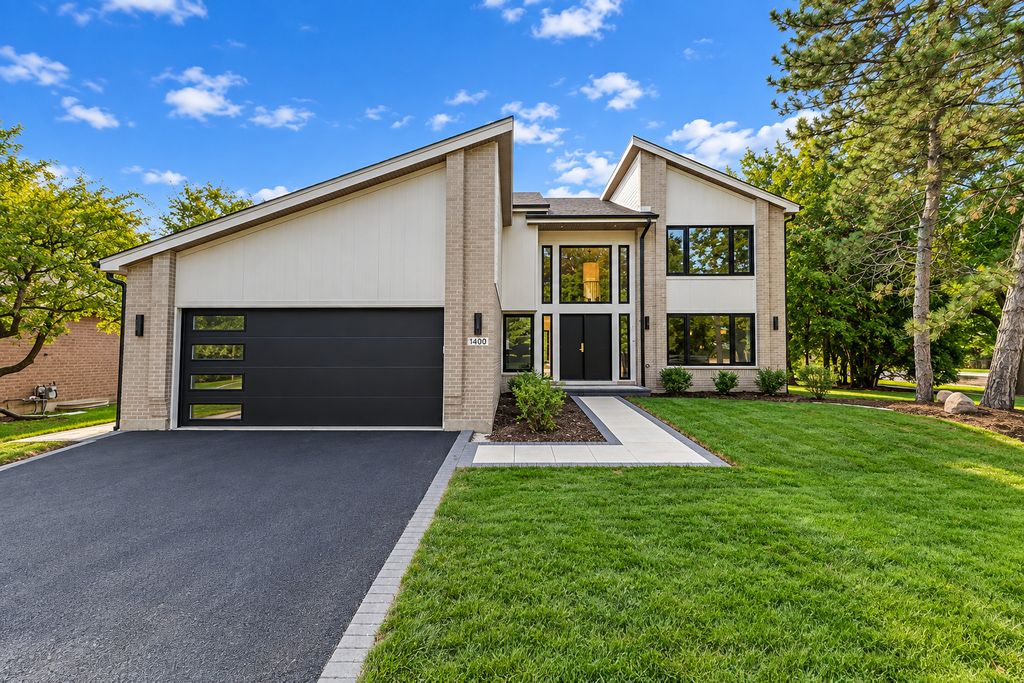 1400 Kingsport Court, Northbrook, IL 60062