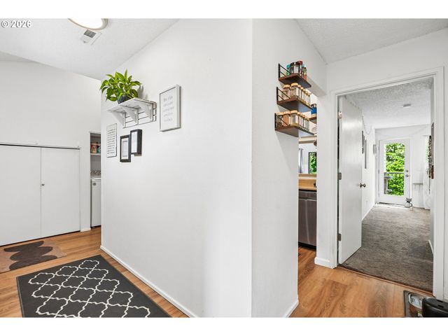 331 Se 146TH Ave 18, Portland, OR 97233