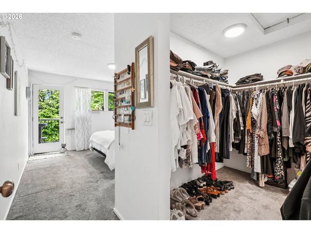 331 Se 146TH Ave 18, Portland, OR 97233