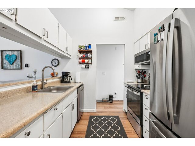 331 Se 146TH Ave 18, Portland, OR 97233