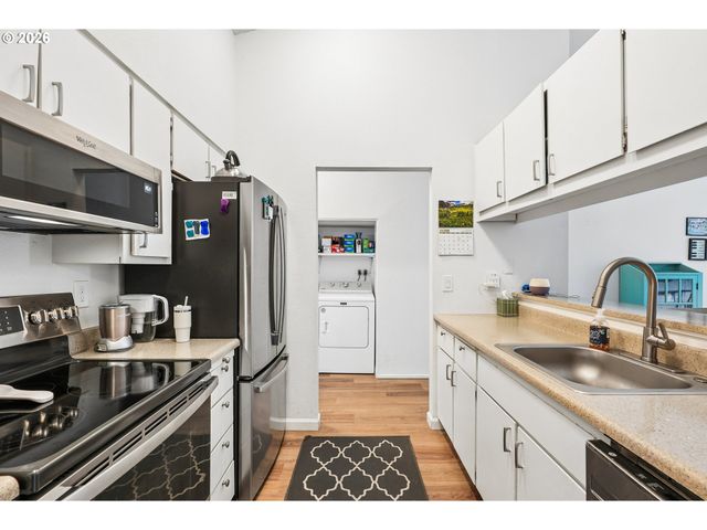 331 Se 146TH Ave 18, Portland, OR 97233