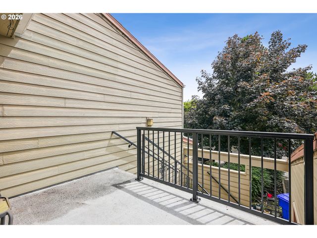 331 Se 146TH Ave 18, Portland, OR 97233
