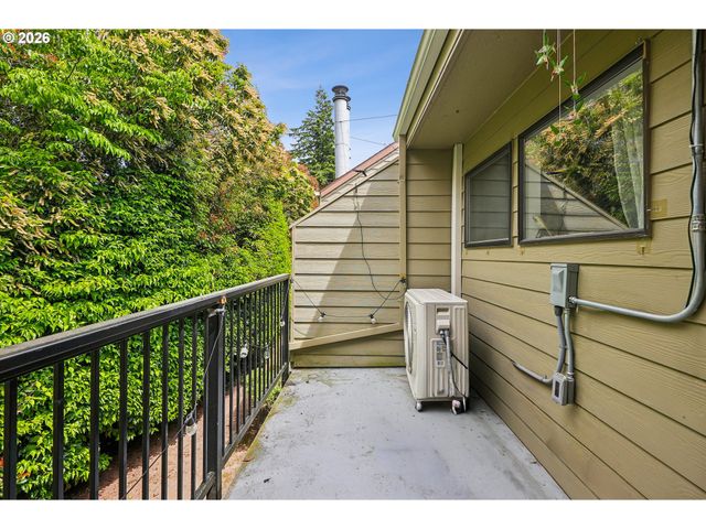 331 Se 146TH Ave 18, Portland, OR 97233