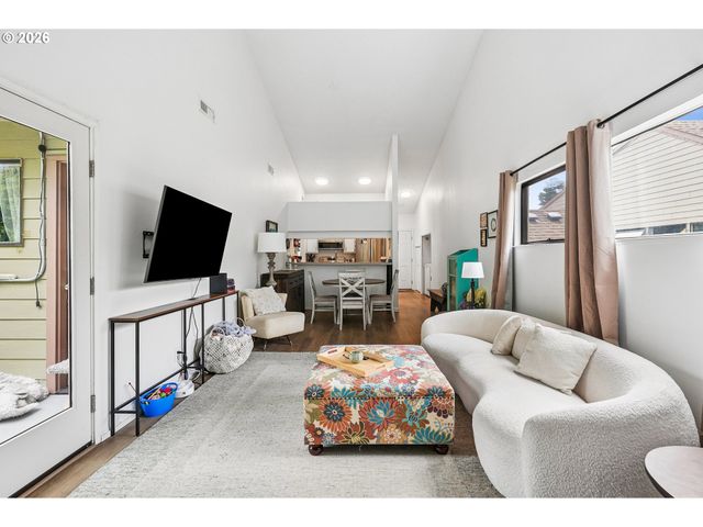 331 Se 146TH Ave 18, Portland, OR 97233