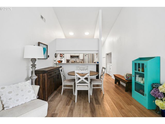 331 Se 146TH Ave 18, Portland, OR 97233