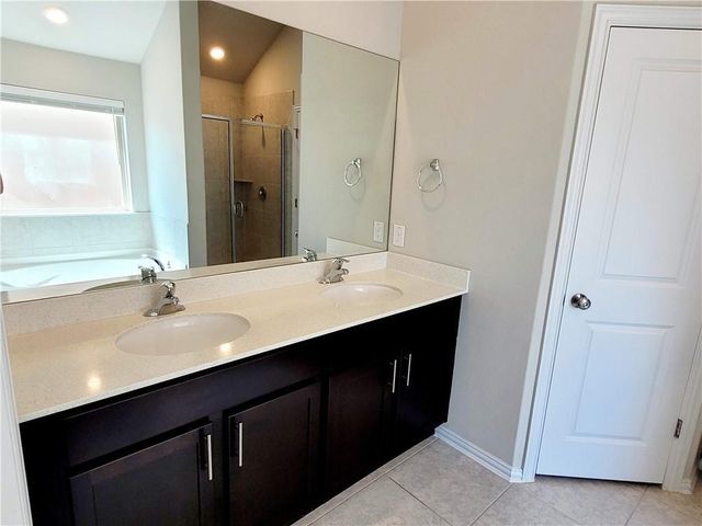 300 Bright Star LN, Georgetown, TX 78628