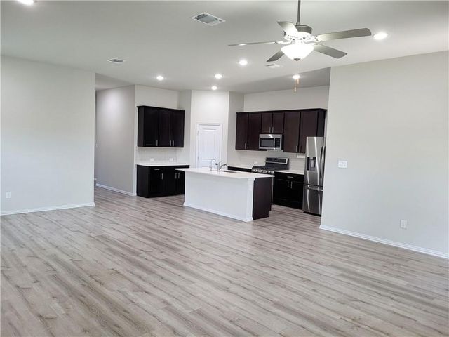 300 Bright Star LN, Georgetown, TX 78628