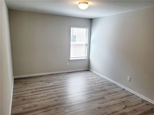 300 Bright Star LN, Georgetown, TX 78628