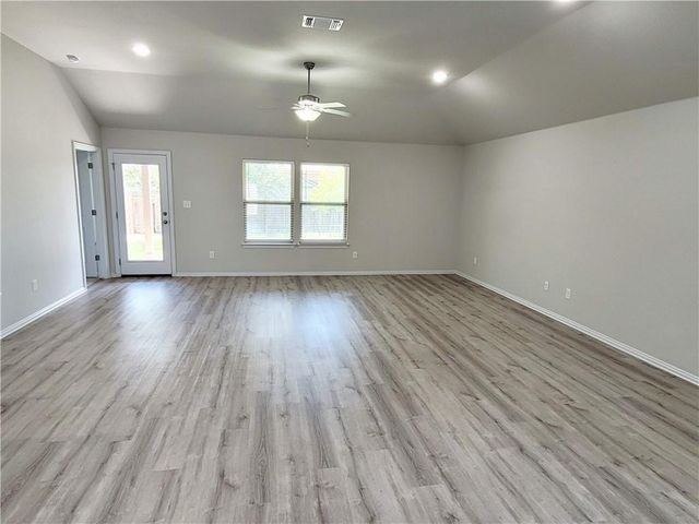 300 Bright Star LN, Georgetown, TX 78628