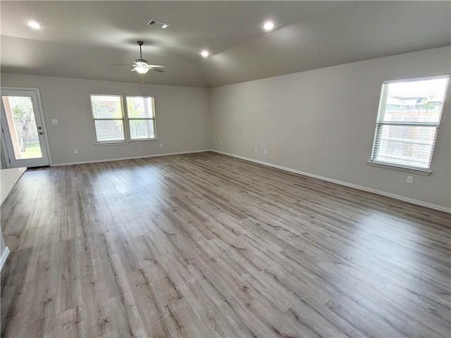 300 Bright Star LN, Georgetown, TX 78628