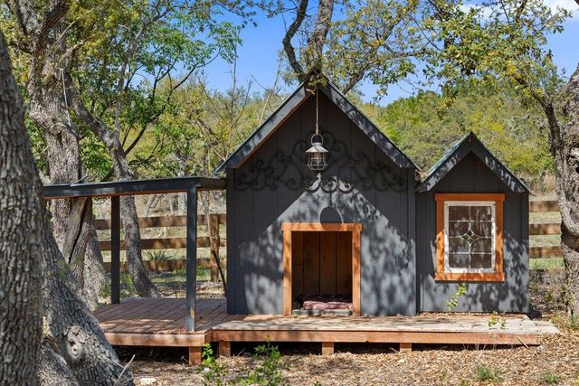 290 Sunset RDG, Dripping Springs, TX 78620