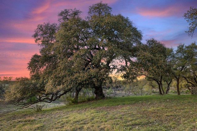 290 Sunset RDG, Dripping Springs, TX 78620