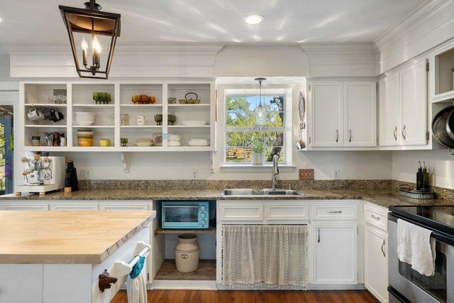 290 Sunset RDG, Dripping Springs, TX 78620