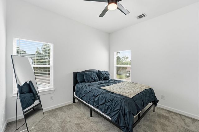 5839 Southwell Street B, Houston, TX 77033