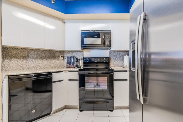 6767 Collins Ave 706, Miami Beach, FL 33141