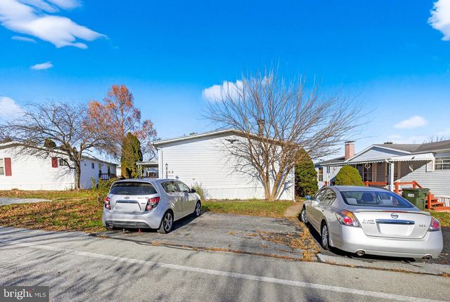 102 ARROWWOOD CT, Lancaster, PA 17603