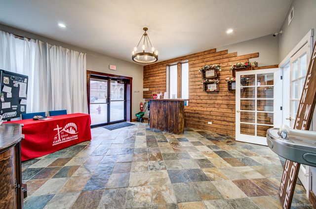 1446 S 50th Avenue A, Cicero, IL 60804