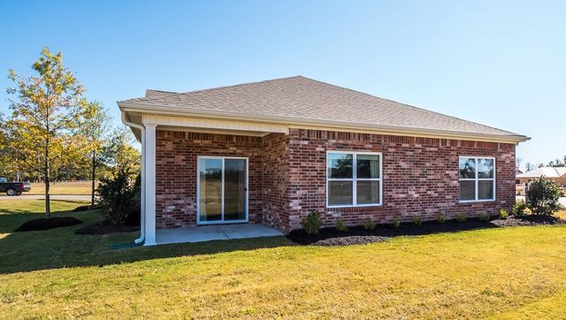 7975 ROYSTER CREEK DR E, Millington, TN 38053