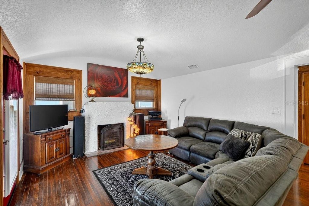 Image 28 of property listing at 112 S OLEANDER AVENUE, Daytona Beach, FL 32118