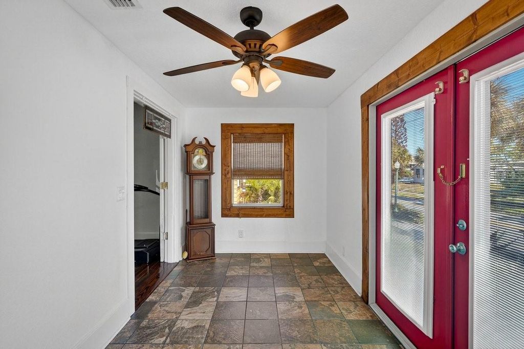 Image 32 of property listing at 112 S OLEANDER AVENUE, Daytona Beach, FL 32118