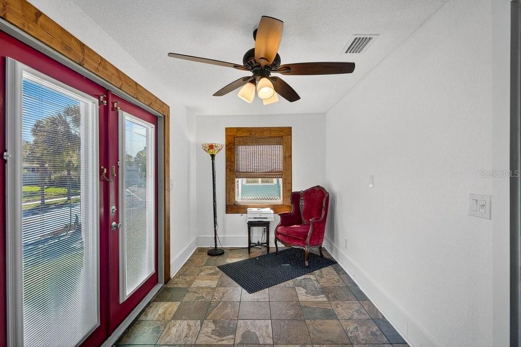 Image 33 of property listing at 112 S OLEANDER AVENUE, Daytona Beach, FL 32118