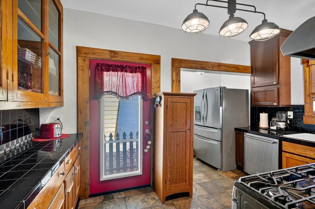 Image 39 of property listing at 112 S OLEANDER AVENUE, Daytona Beach, FL 32118