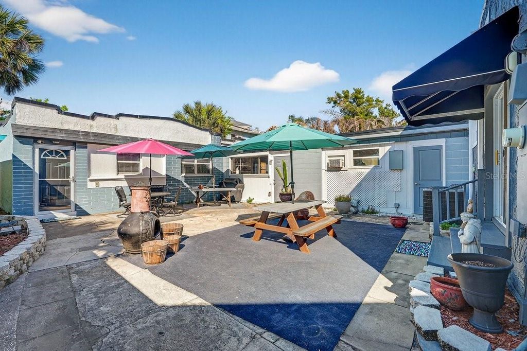 Image 7 of property listing at 112 S OLEANDER AVENUE, Daytona Beach, FL 32118