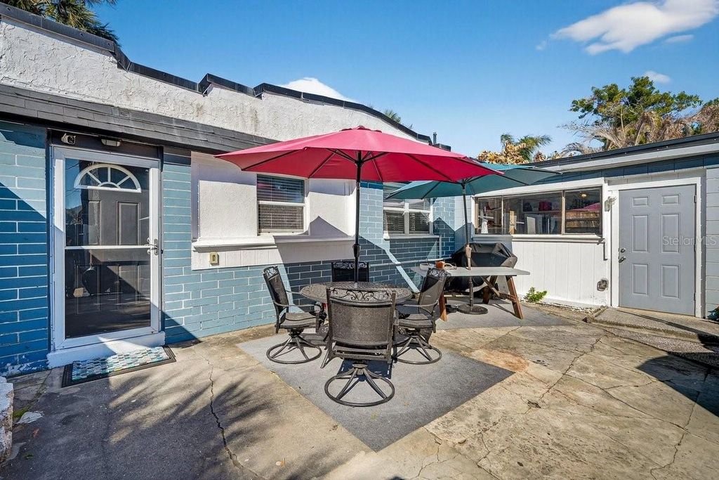 Image 9 of property listing at 112 S OLEANDER AVENUE, Daytona Beach, FL 32118