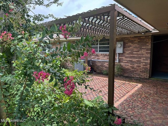 201 Saint Augustine Drive, Long Beach, MS 39560