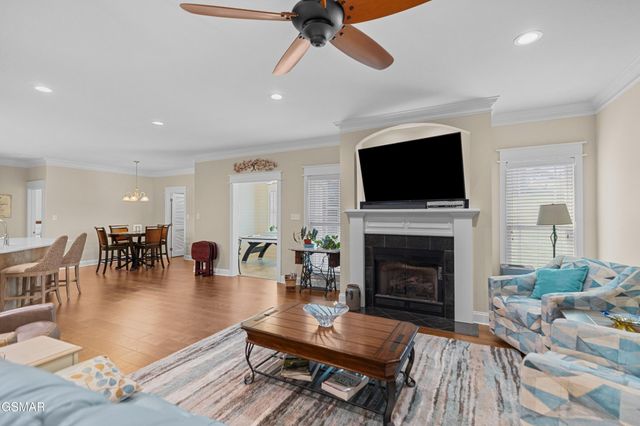 1410 River Run Circle, Sevierville, TN 37876