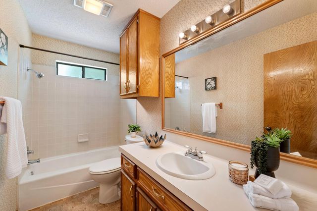 300 Pecan LN, Round Rock, TX 78664