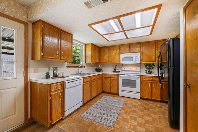300 Pecan LN, Round Rock, TX 78664
