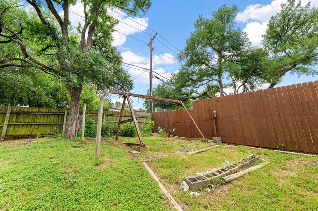 300 Pecan LN, Round Rock, TX 78664