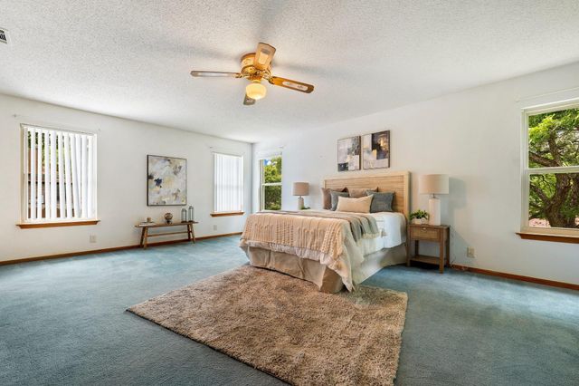 300 Pecan LN, Round Rock, TX 78664