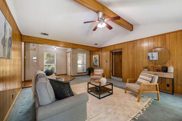 300 Pecan LN, Round Rock, TX 78664